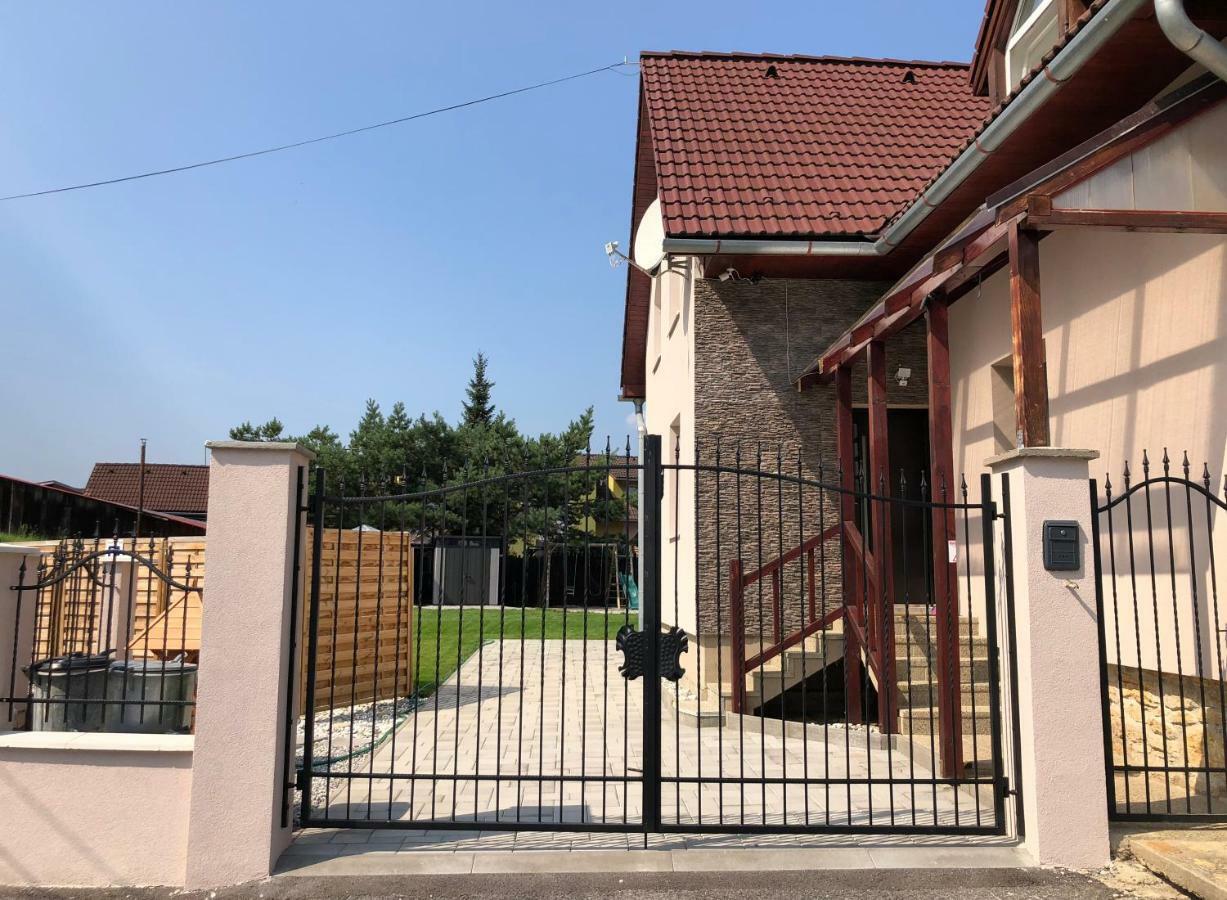 Villa Rustica Бешеньова Екстер'єр фото